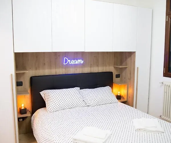 Sweet House Meda Apartment *